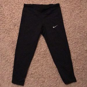 3/4 length Nike spandex dri-fit leggings
